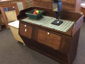 Logo for Brass Lantern Antiques Logo for Brass Lantern Antiques